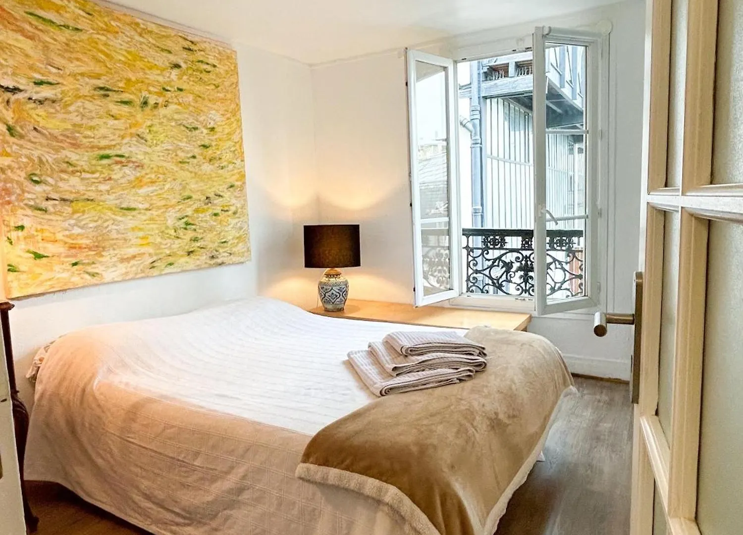 Spacious Apartment In Montparnasse Paris