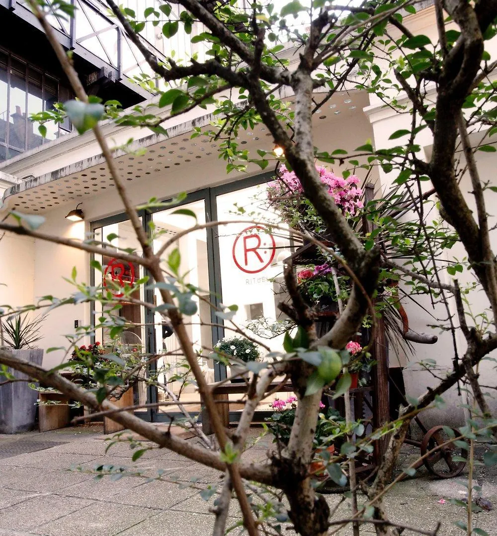 Spacious Apartment In Montparnasse Paris